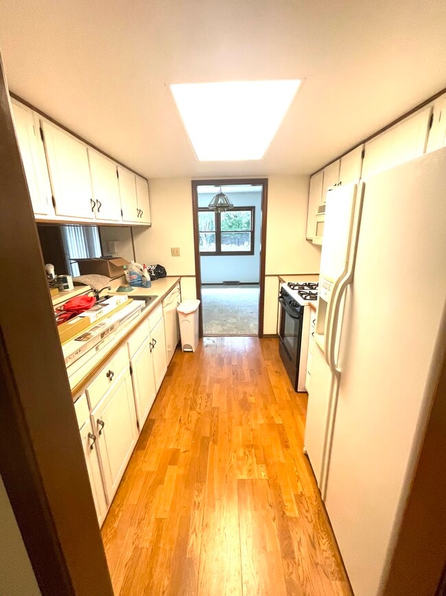 Photo - 721 E Wellington Ct