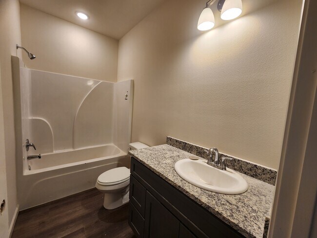 Photo - 20999 Oregon St