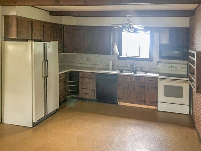 Photo - Spacious 5-Bedroom, 4-Bathroom Home Near UVM & Downtown Burlington (10 Walnut St)