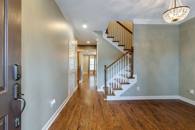 Photo - 7802 Kemberton Dr W