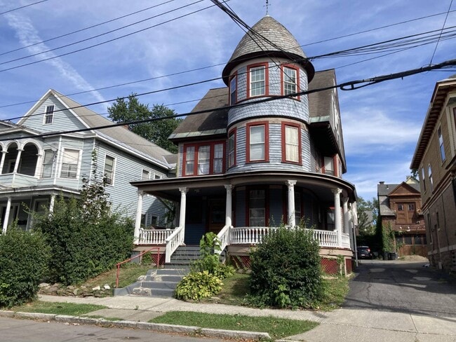 Photo - 1024 University Pl