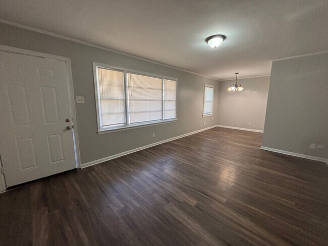 Photo - 2073 Gayle Ave