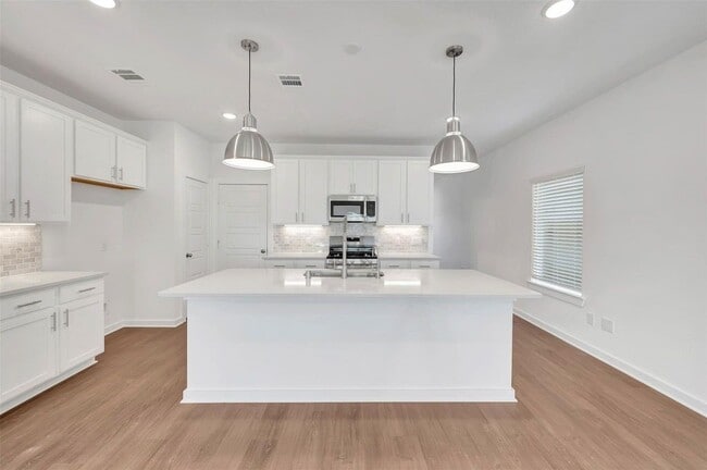 Photo - 32455 Sunbeam Dr