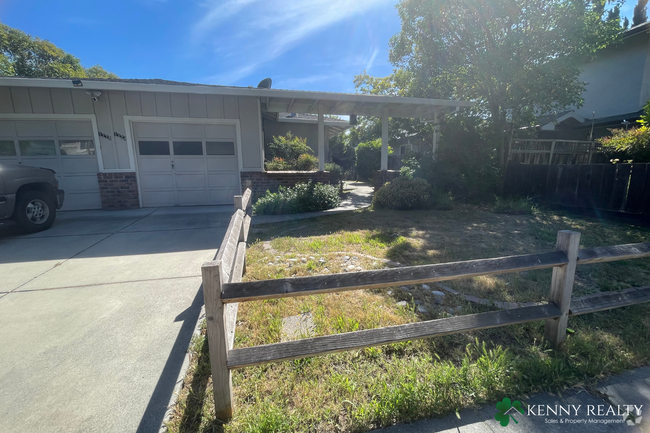 Building Photo - Completely Remodeled Two Bedroom Unit in a... Rental