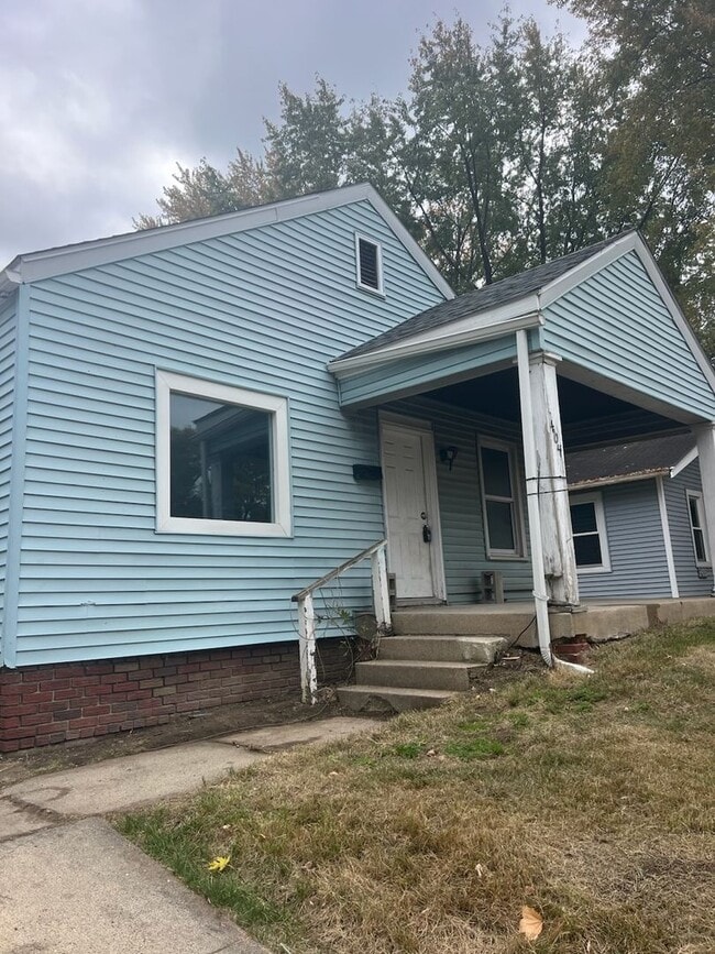 Building Photo - 2 bedroom, 1 bathroom home near Bunn Park $975