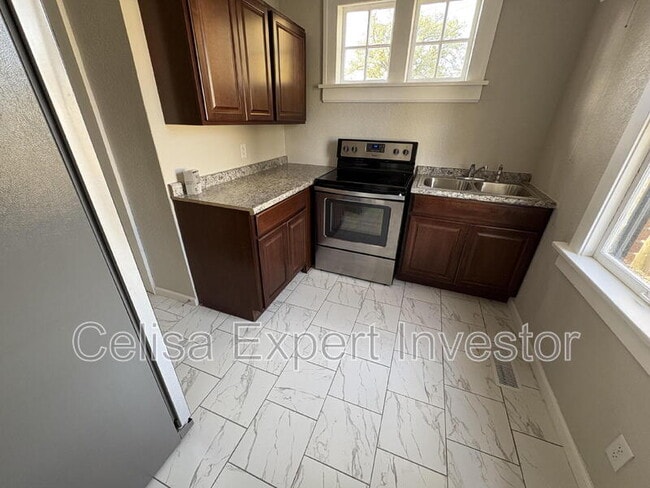 Photo - 2602 Warsaw St