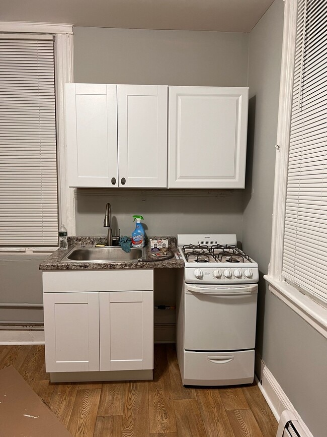 Building Photo - 1317 44th St Unit 2R