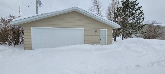 Photo - Spacious 4 Bedroom Home