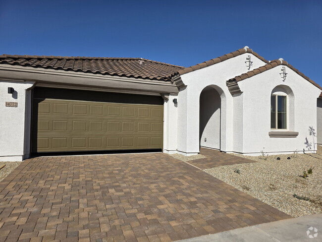 Building Photo - Spacious Oasis in Rancho Mercado Rental