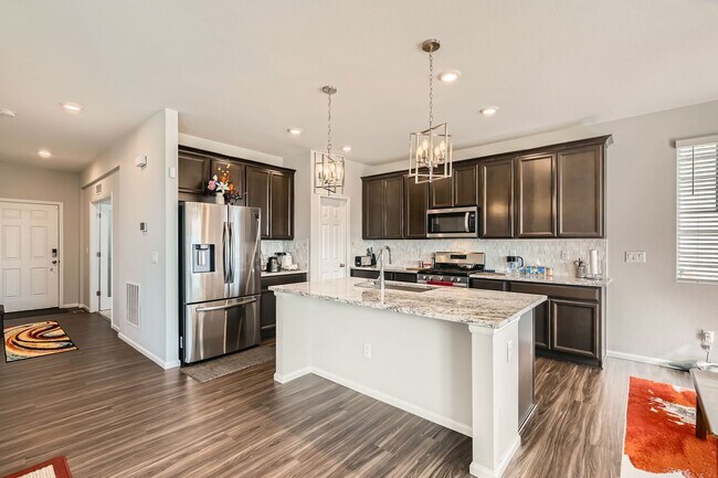 Photo - Wonderful 4/2.5 Home in SE Longmont. Large...