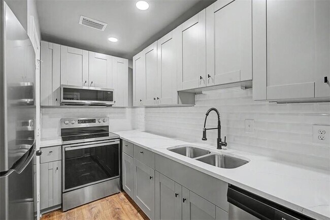 Photo - 2430 Coosawattee Dr NE