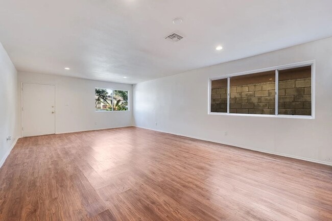 Photo - 540 E Hyde Park Pl Unit 1