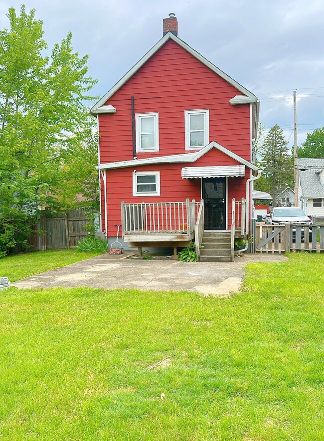 1304 Kellogg Ave