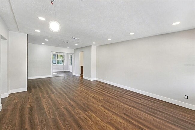 Photo - 2169 Dell Ave