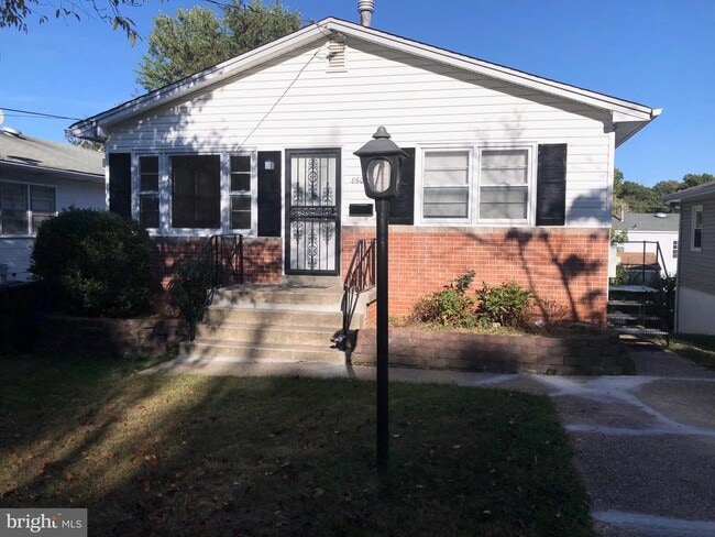 Building Photo - 8609 34th Ave Rental
