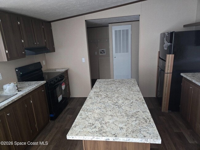 419 Egret Cir