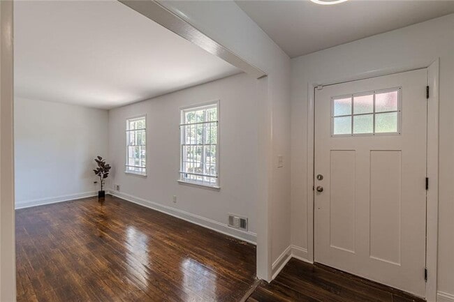 Photo - 2851 Lloyd Rd