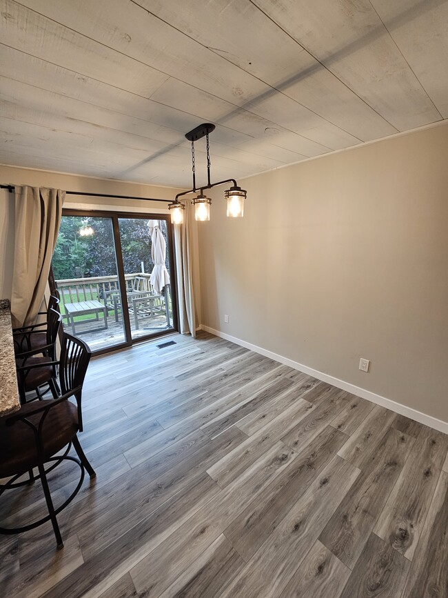 Photo - 612 4th St N Unidad Recently Renovated Condo!