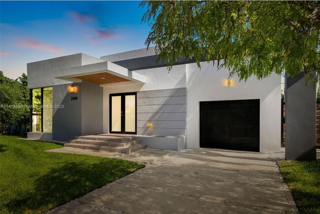 Photo - 2140 SW 20th St