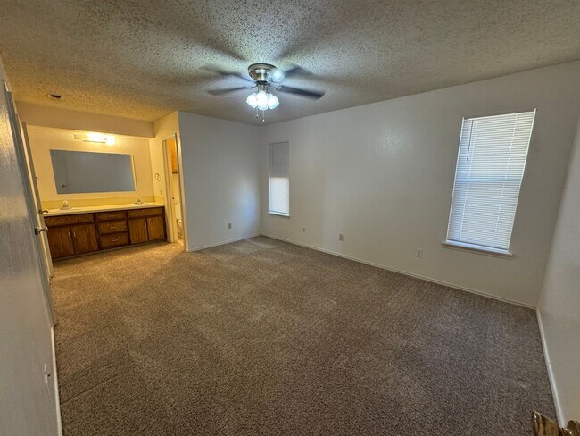 Photo - 11 Wagnon Dr Unidad B