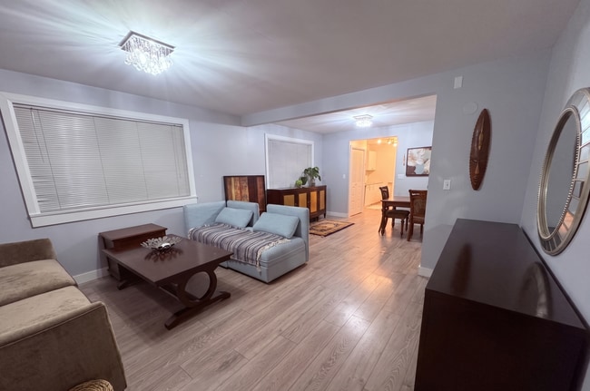 Photo - 1518 Bowser Av