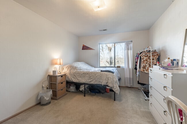 2BR, 2BA