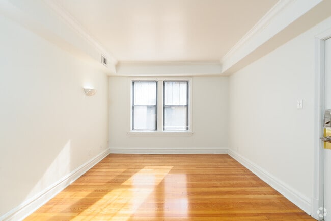 2BR, 2BA - 1,100SF - Living Room - DeMun