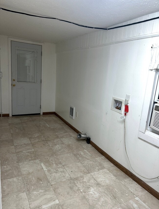 Photo - 2327 Sulphur Hollow Rd