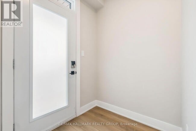 Photo - 72 Armstrong St Unit E