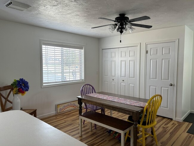 Photo - 1095 Canal Ave