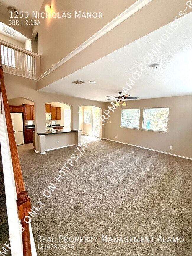 Photo - 1250 Nicholas Mnr