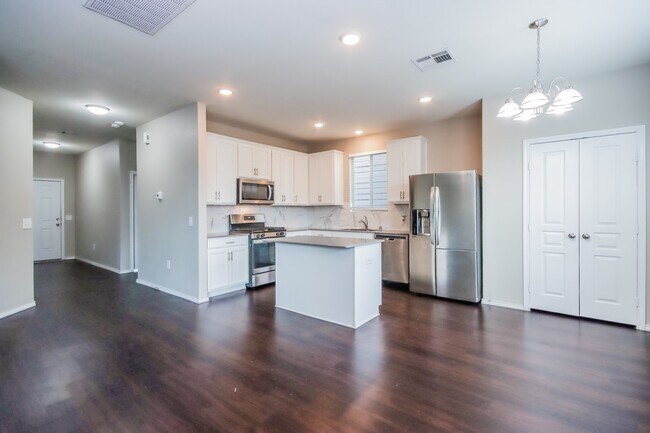 Photo - 4411 Windmill Run Dr