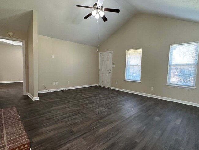 Photo - Woodlake - Richmond