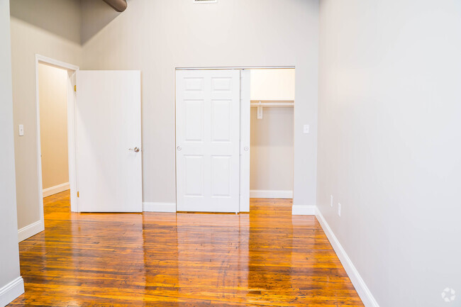 1BD with closet space - Parkville Management Rental