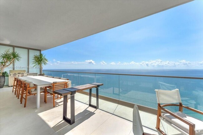 Building Photo - 18975 Collins Ave Unit # 5302 Rental
