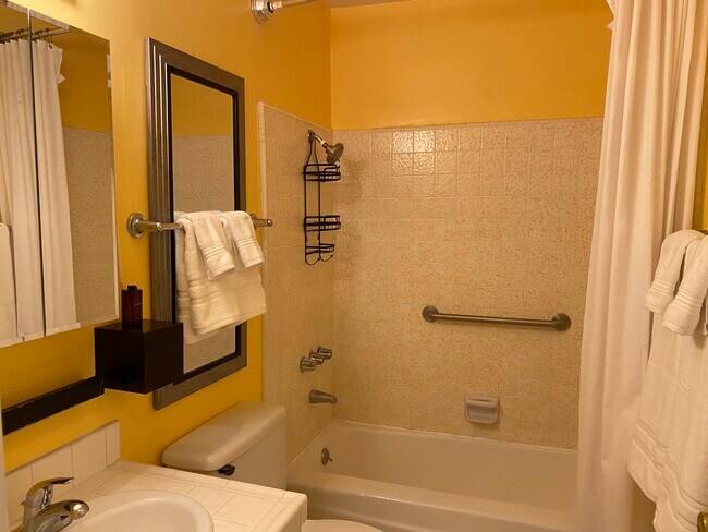 Bathroom - 1538 Berkeley St Condo Unit 6