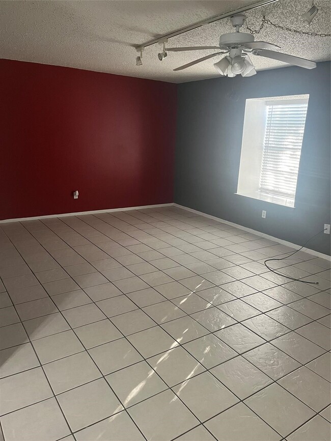 Photo - 8221 Kingsbrook Rd Unit 107