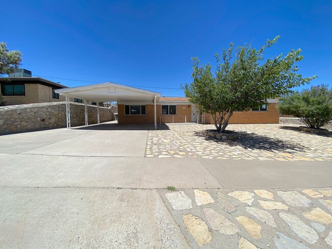 Northeast El Paso 4 bed(possible 5th) with... - Northeast El Paso 4 bed(possible 5th) with... Casa