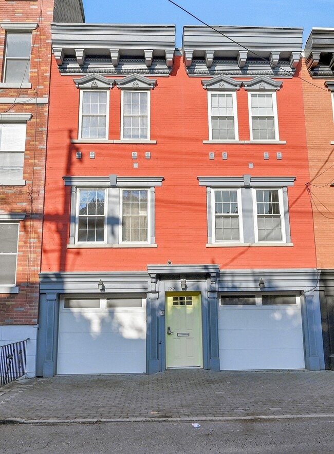 Photo - 122 Jefferson St