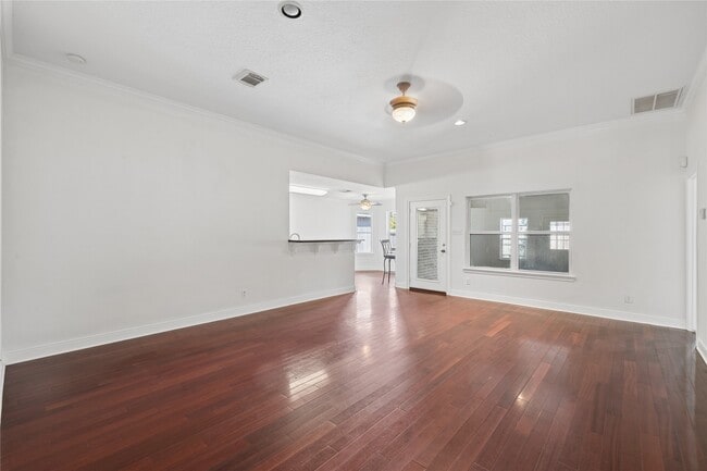 11 Clara Barton Ln