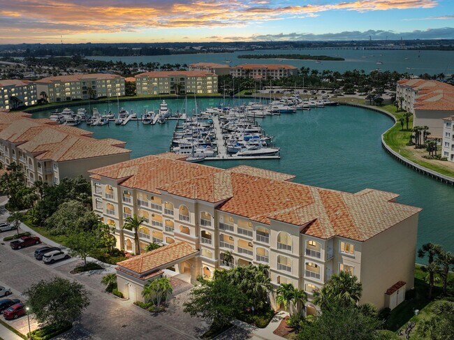 Photo - 17 Harbour Isle Dr W Condo Unit Ph03