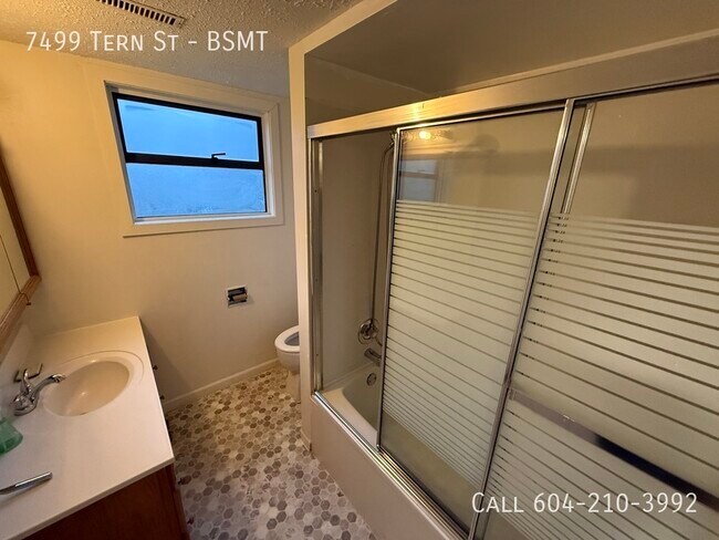 Photo - Very Spacious Ground Level Suite Unit BSMT