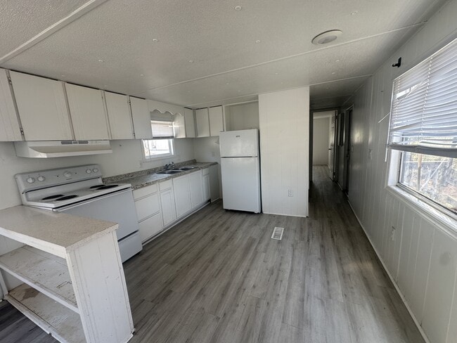 Photo - 7960 Reynolda Rd