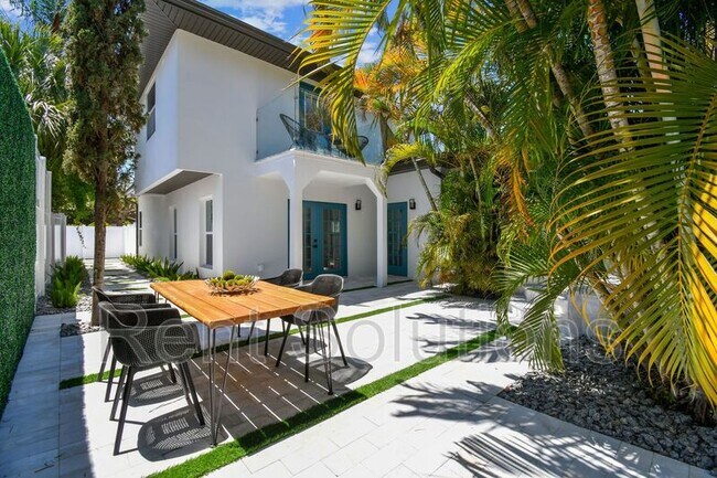 Photo - 110 28th Ave N Unit B