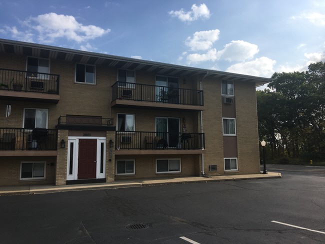 Beverly Hills Apartments - North Muskegon, MI | ForRent.com