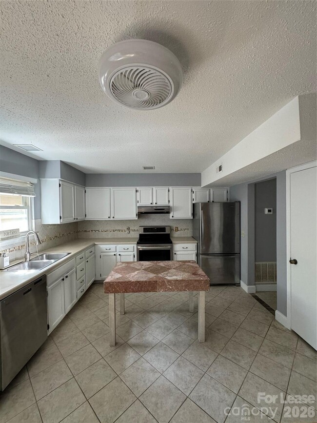 Photo - 3282 Heathstead Place