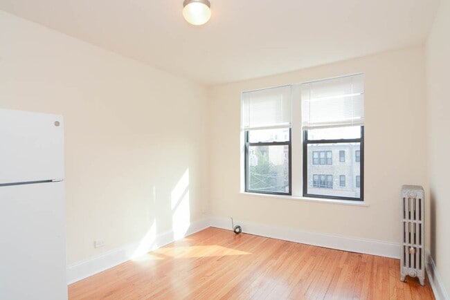 Photo - 2737 N Spaulding Ave Unit 903