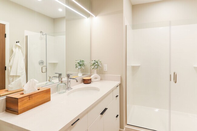 Photo - 2630 N Hackett Ave Unit 313