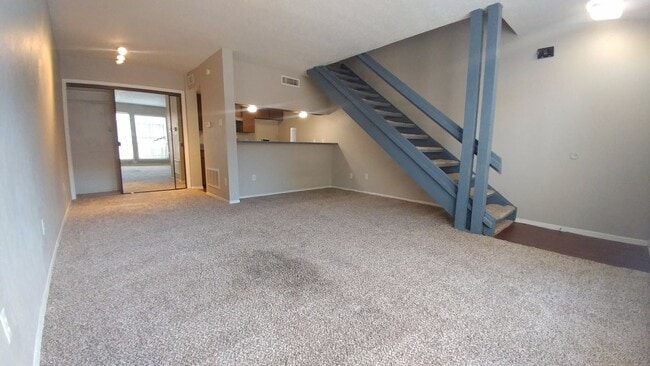 Building Photo - 4634 Country Creek Dr