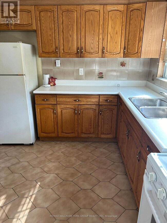 Photo - 472 Winona Dr